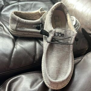 Hey Dudes - grey size 9